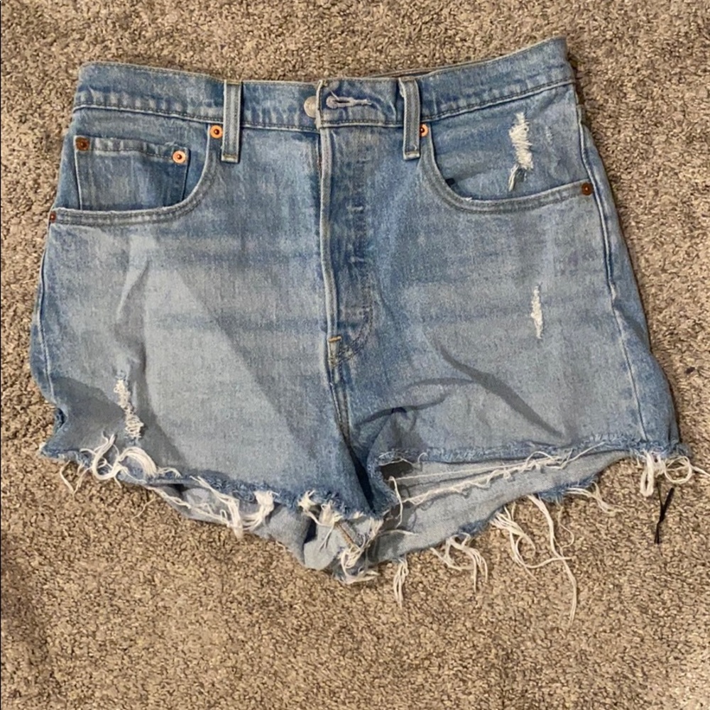 Levi shorts!! Size 30
